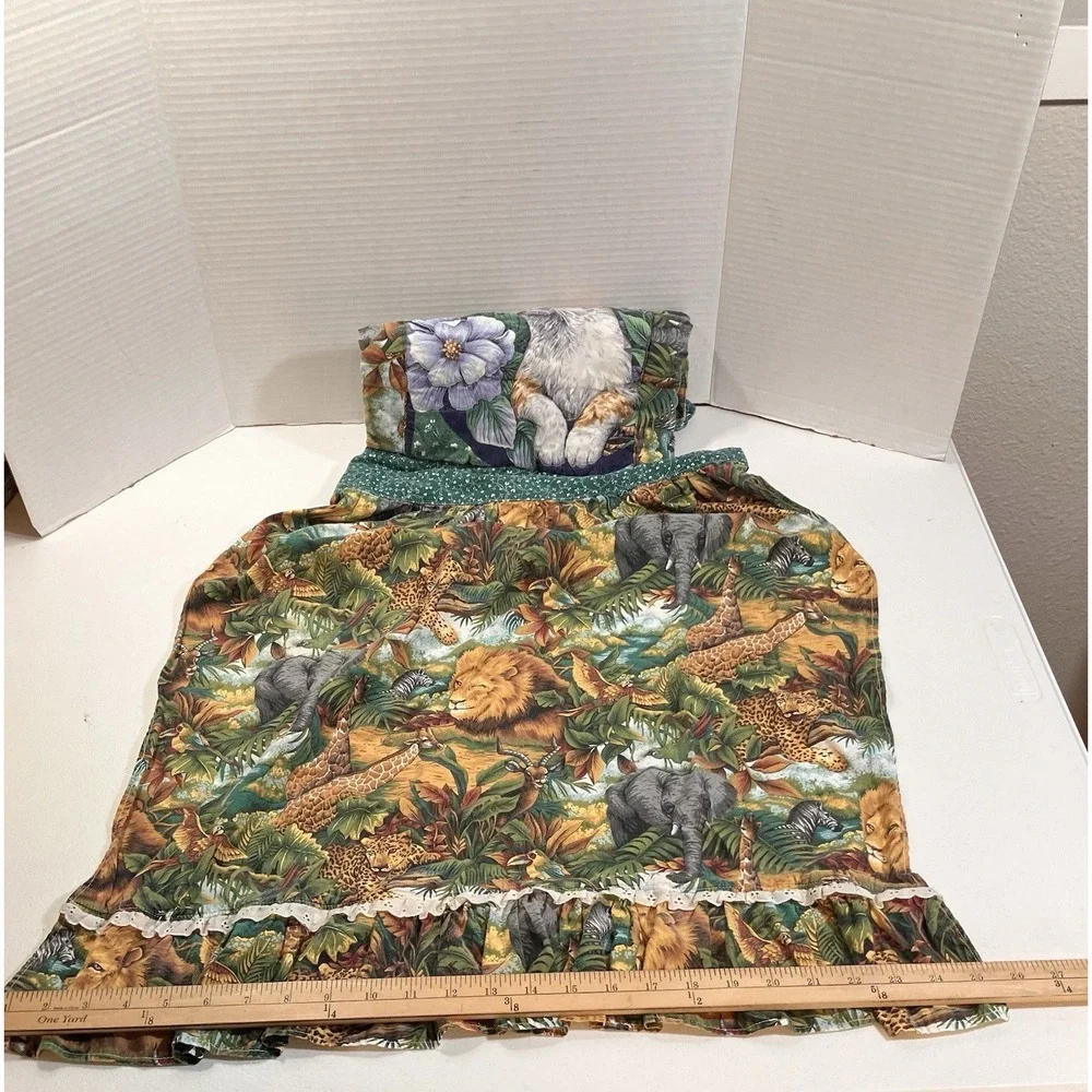 Vintage Cotton Smock Apron  Homemade Cat Lion Elephant Giraffe Tie Back